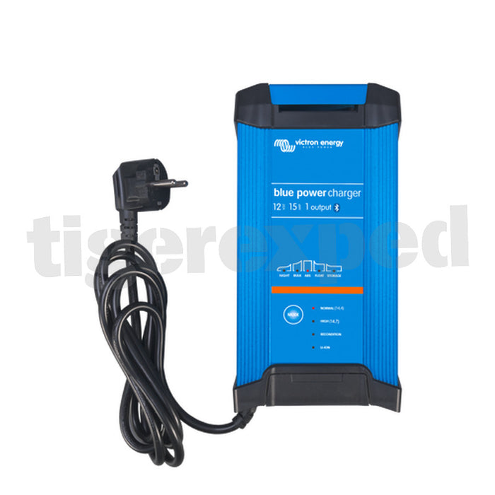 Blue Smart IP22 Charger 12/30 (1)